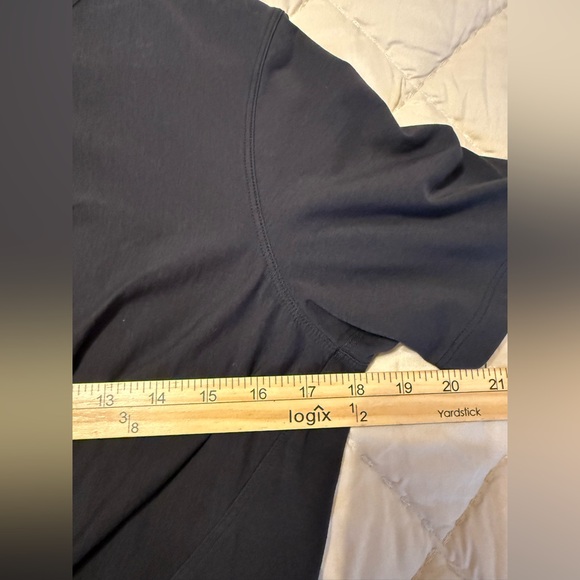 Lululemon Crescent T-Shirt Black Knot Front Cropped Pima Cotton Size 8 - Picture 8 of 8